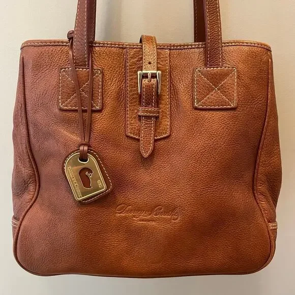 Vintage Dooney & Bourke Pebbled Leather Shoulder Bag | Expandable Brass Hardware - Picture 4 of 16